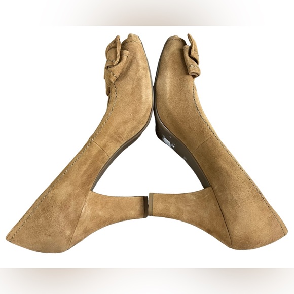 Tignanello Sonja 3.5" Heels, Suede -9.5, Bow Peep Toe Honey Color 1940's Style - Picture 3 of 6
